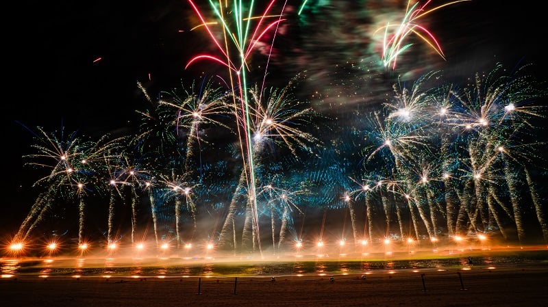The unprecedented show that set two Guinness records is about to open on the evening of May 30 at Cat Ba Central Bay.