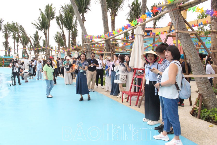 La délégation Famtrip a étudié et expérimenté les attractions touristiques exceptionnelles de la province