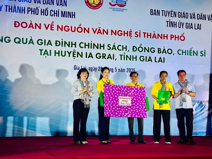 Hành trình về nguồn thấm đẫm nghĩa tình tại huyện Ia Grai, Gia Lai- Ảnh 1.