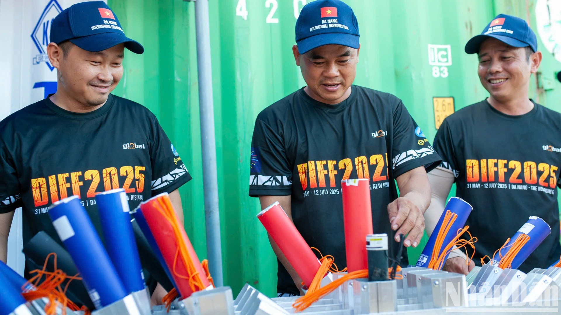 Unerwartete Enthüllungen am Eröffnungsabend des Da Nang International Fireworks Festival 2025 Foto 3