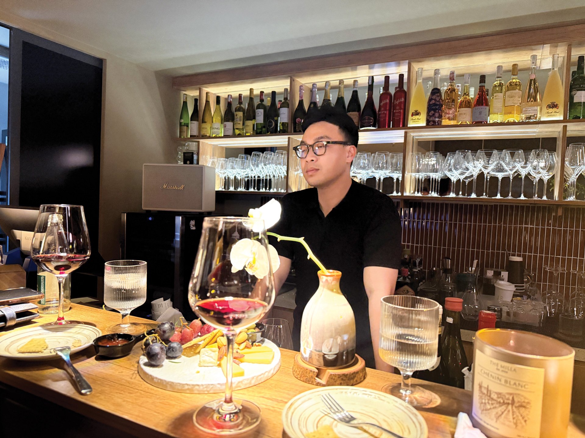 เจ้าของ Ngo Dinh Khanh Hoang แบ่งปันเรื่องราว  นำไวน์เข้าใกล้คนรุ่นใหม่มากขึ้น