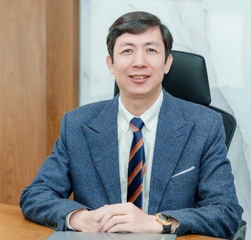 Ông Hoàng Đình Kiên.