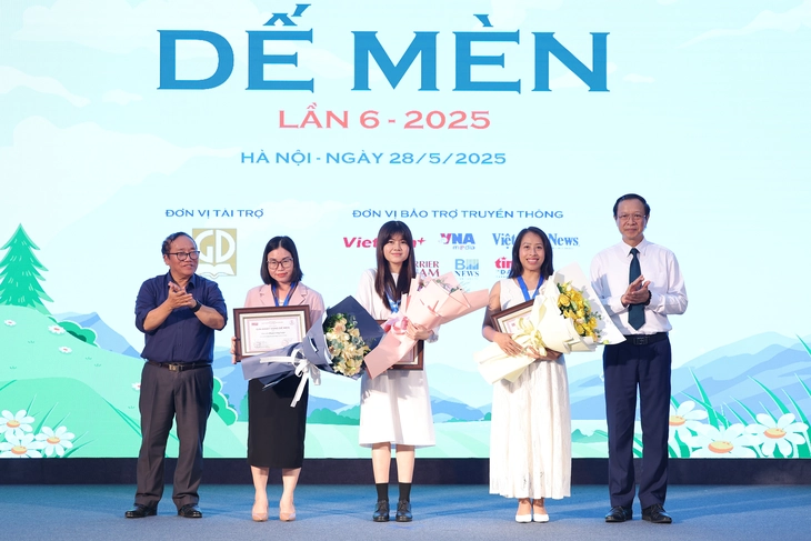 Nhạc sĩ Phạm Tuyên được trao giải Hiệp sĩ Dế Mèn - Ảnh 5.