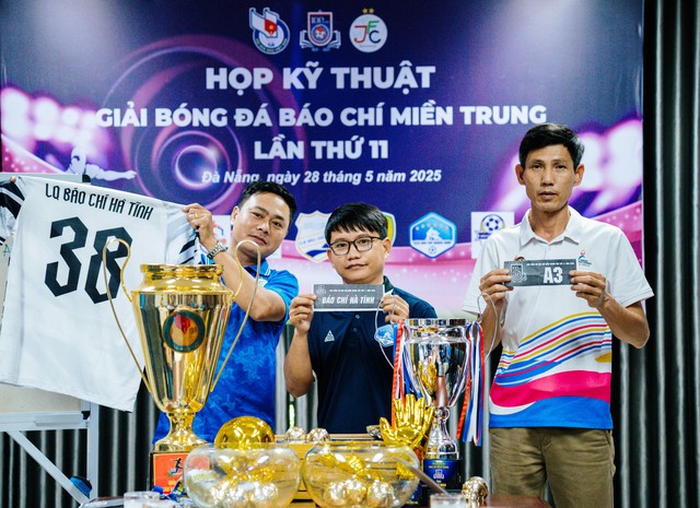 Hơn 200 phóng viên tranh tài giải bóng đá báo chí miền Trung lần thứ 11- Ảnh 2.