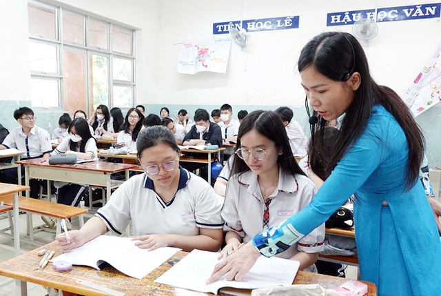 Tuyển dụng giáo viên, quản lý trường ra sao khi bỏ cấp huyện? - Ảnh 1.