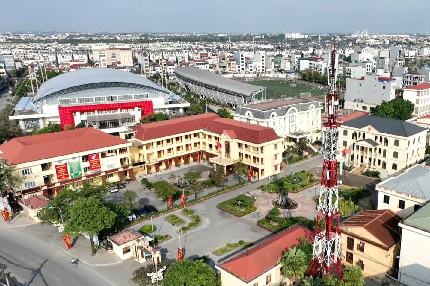 The new Hoai Duc Commune Administrative - Political Center is expected to be located at the current headquarters of the District Party Committee - People's Council - People's Committee of Hoai Duc District. Photo: Hong Ly