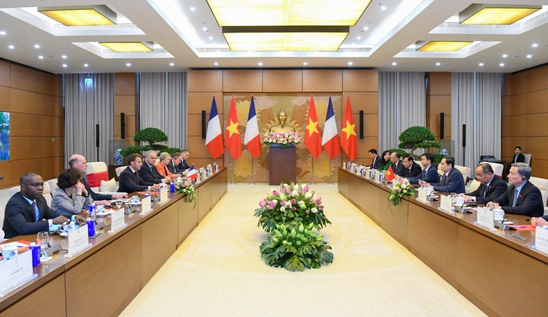 Die Beziehungen zwischen Vietnam und Frankreich entwickeln sich in allen Bereichen stark und umfassend. Foto 3