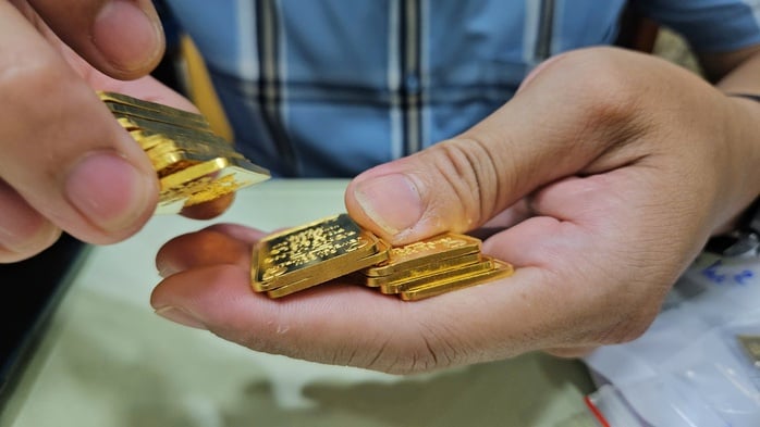 Sáng 29-5, giá vàng miếng SJC và vàng nhẫn đồng loạt rớt thẳng đứng sau chỉ đạo "nóng"- Ảnh 2.