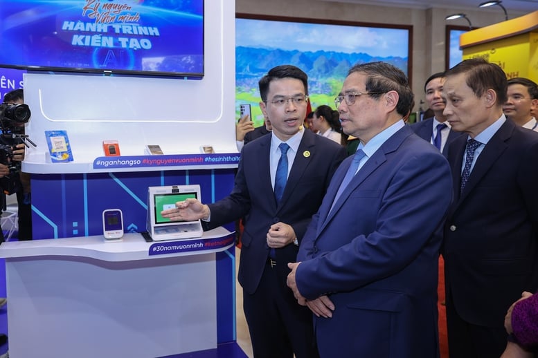 Thủ tướng: Ngành ngân hàng phải tăng tốc, bứt phá chuyển đổi số để về đích sớm hơn dự kiến- Ảnh 5.