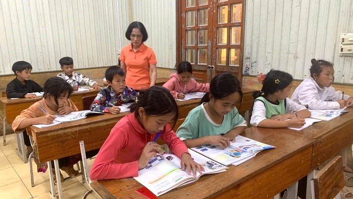 Yên Bái: Dấu chân những giáo viên gùi chữ lên non ngàn ảnh 3