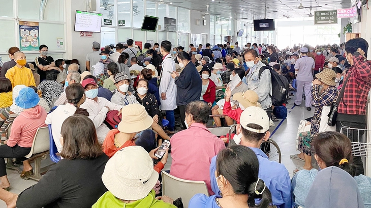 TP.HCM lên kịch bản chống quá tải bệnh viện sau sáp nhập - Ảnh 1.