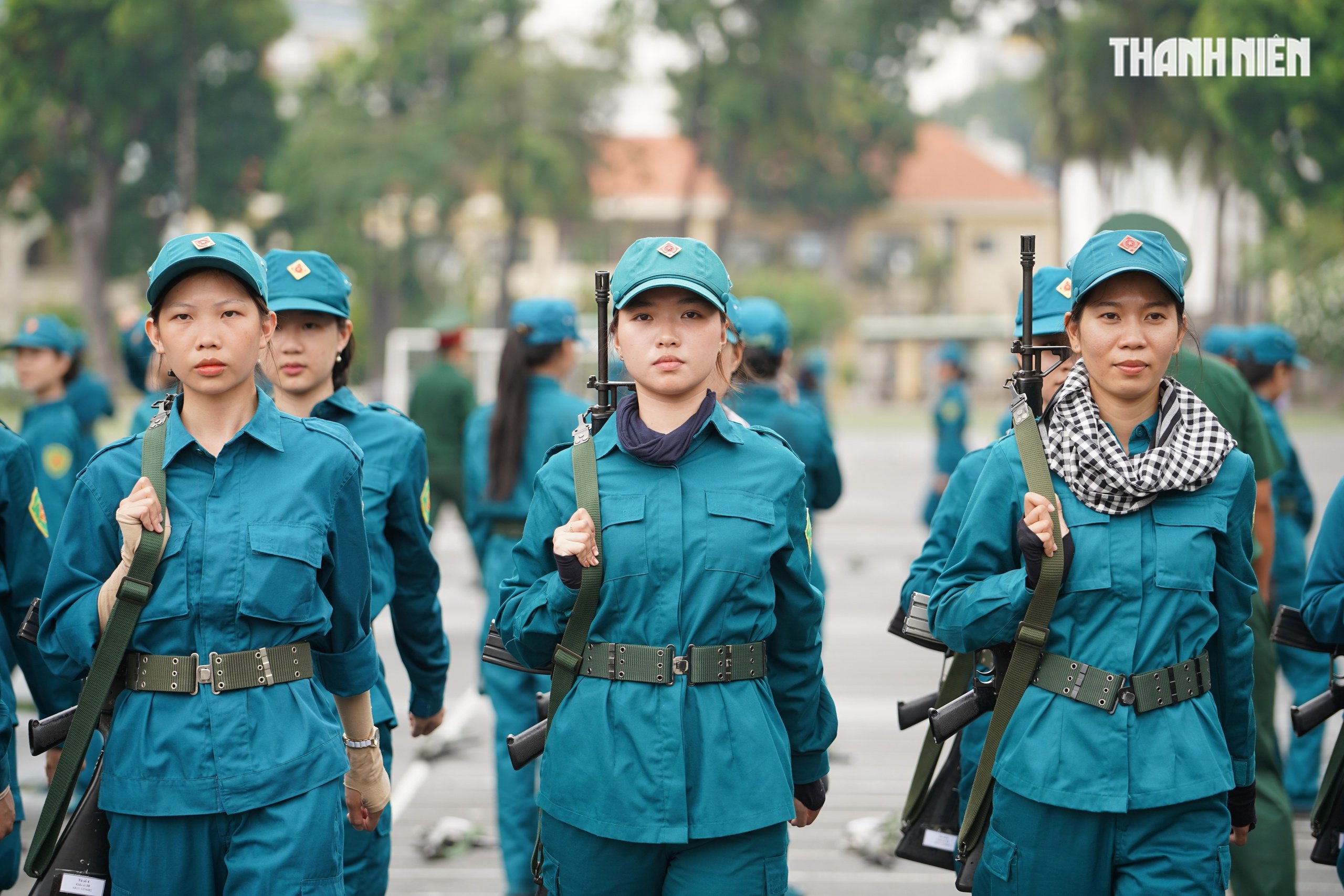 남부 여성 게릴라 블록이 9월 2일 퍼레이드를 준비하고 있습니다. - 사진 5.