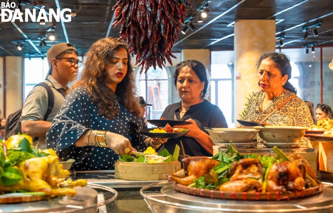 Nhà hàng vừa đạt chứng nhận Halal tại Bà Nà Hills đáp ứng nhu cầu cho khách hồi giáo. Ảnh: HÀ THU