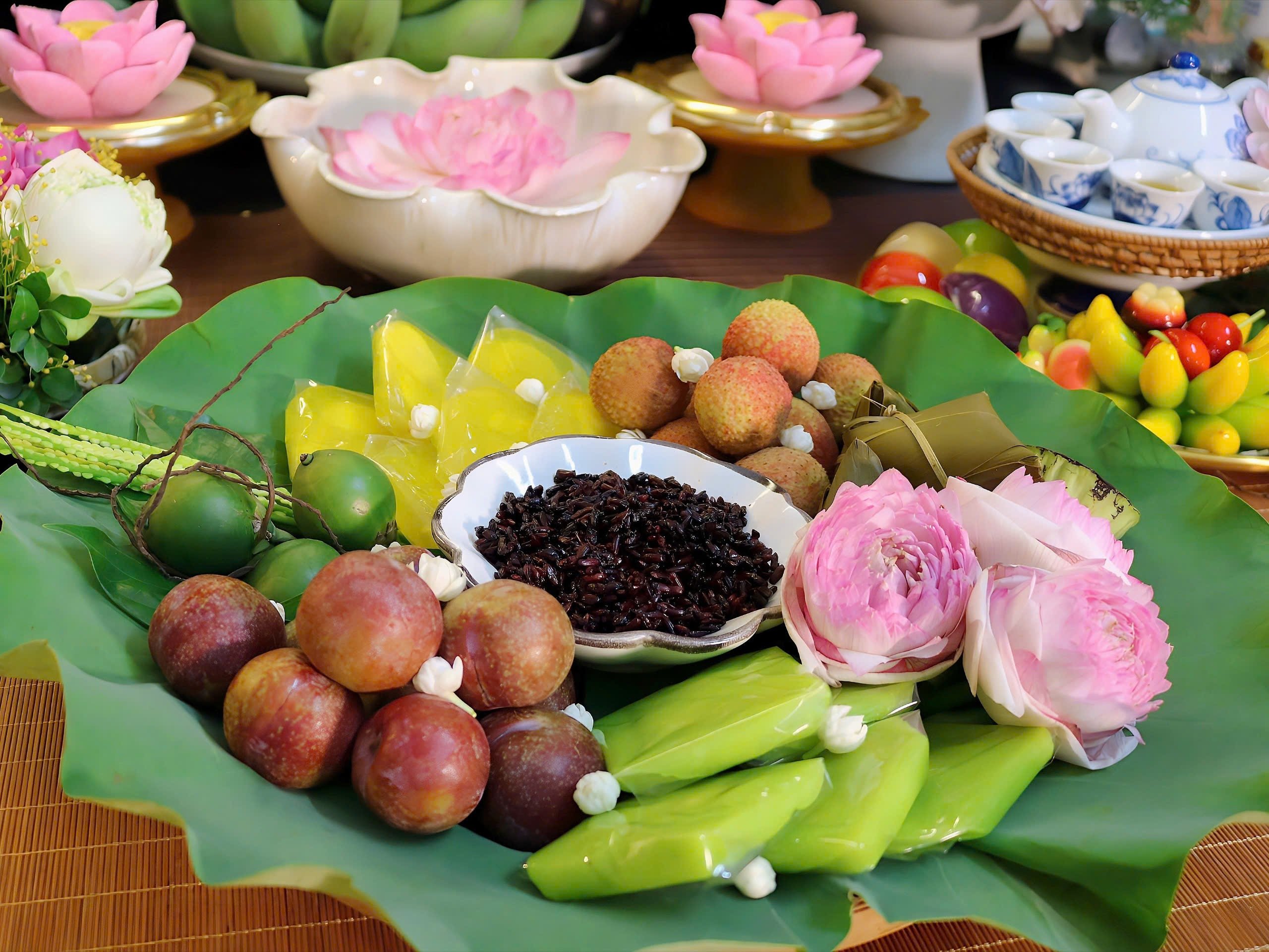 Mâm cúng Tết Đoan Ngọ của mẹ đảm Hà thành: Gói trọn hồn Việt trong từng lễ vật - Ảnh 7.