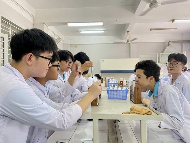 10th Grade Admissions 2025: Candidates are excited about Literature subject photo 1