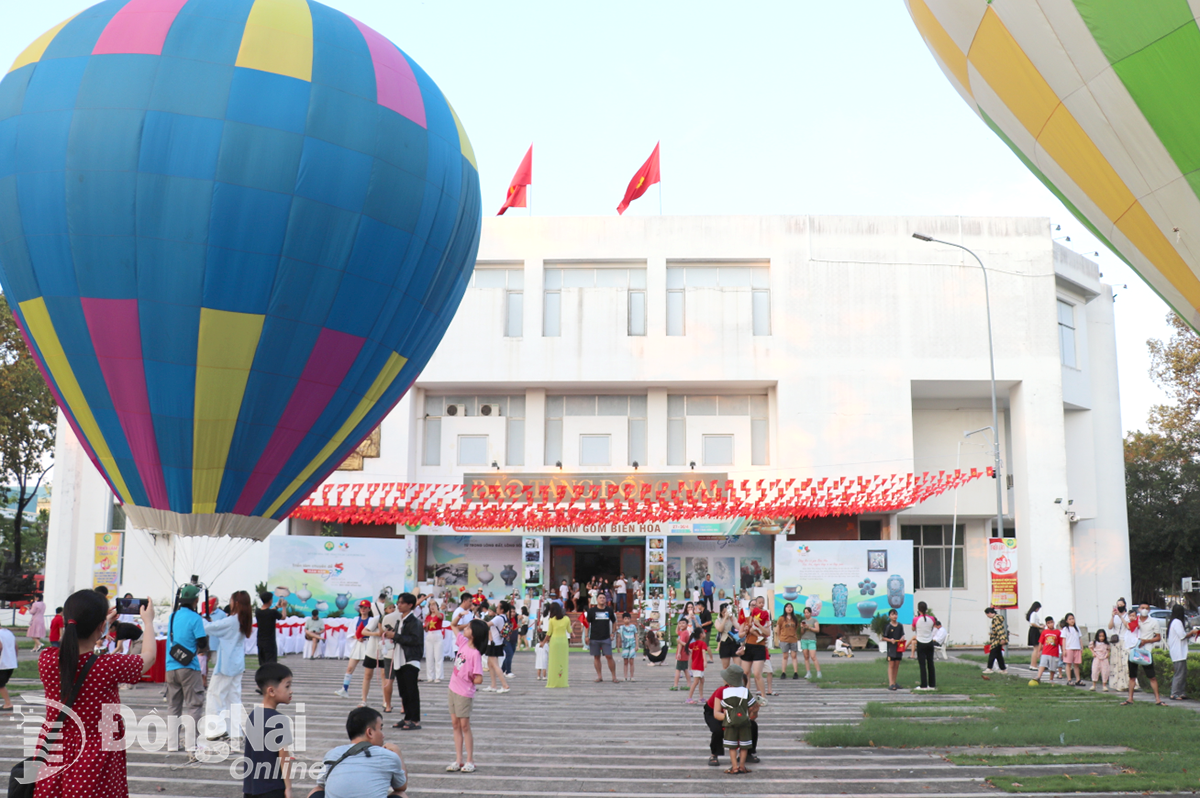 Đặc sắc gốm Đồng Nai