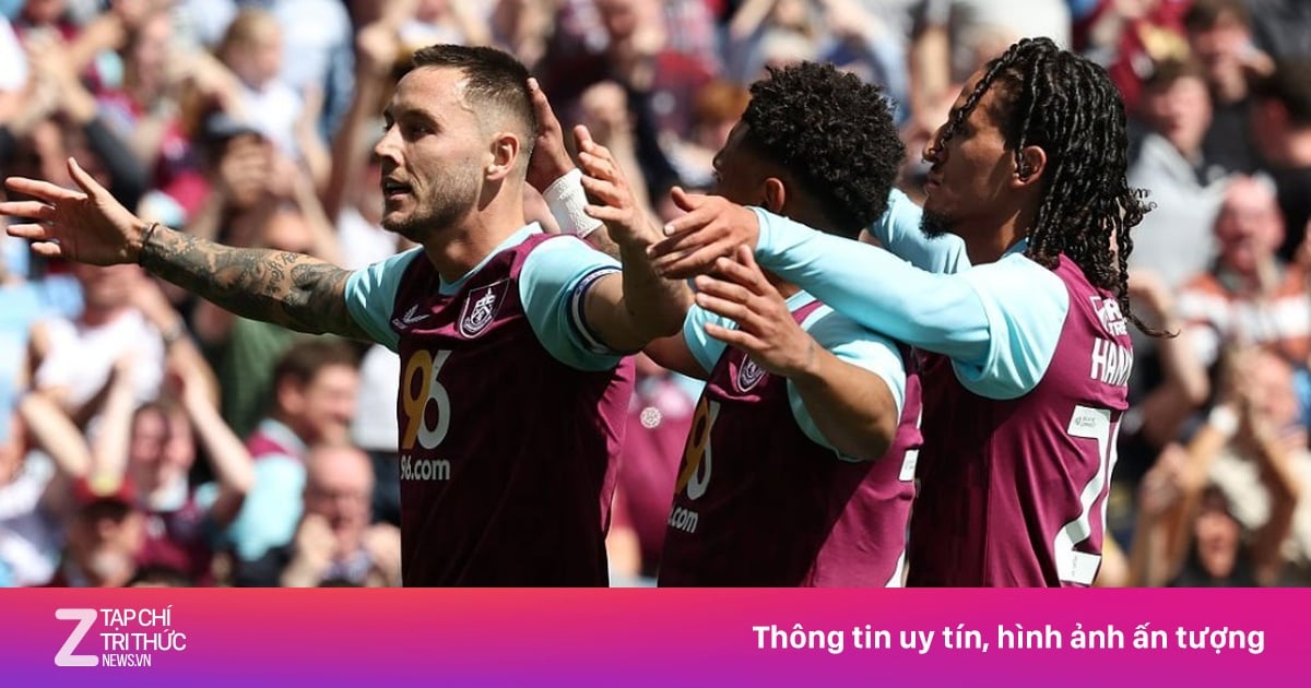 Burnley đi vào lịch sử bóng đá Anh