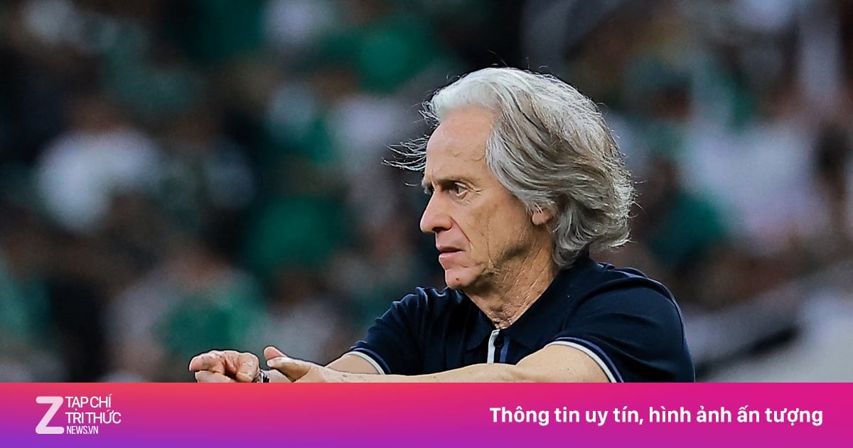 Nhà vô địch Saudi Arabia sa thải HLV