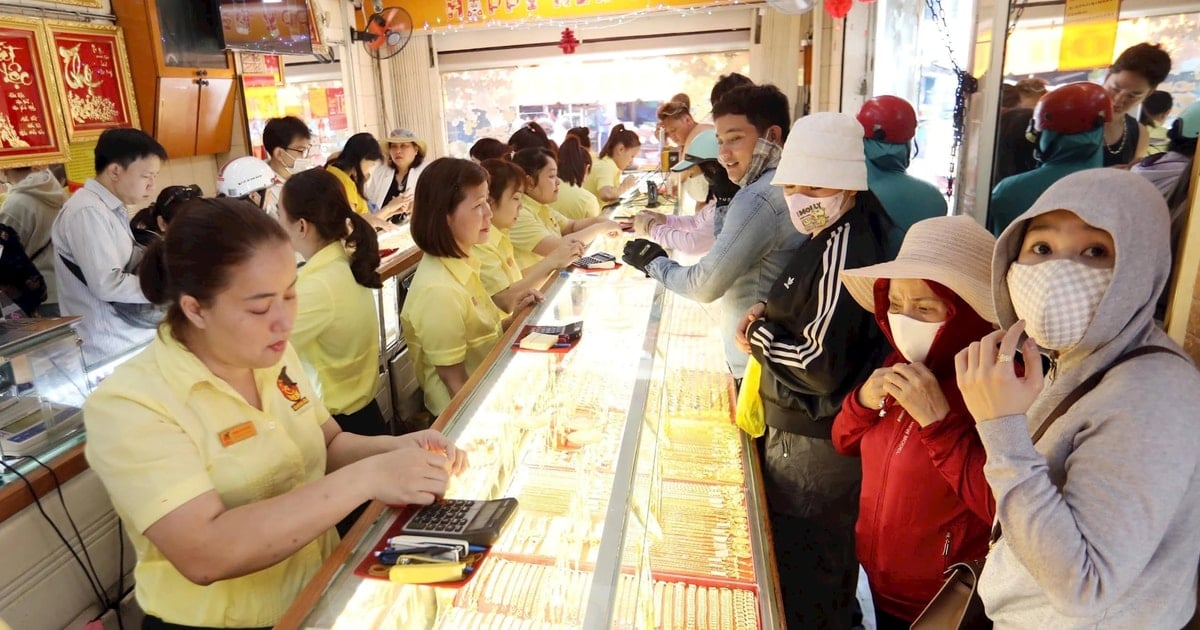 Giá vàng hôm nay 3/5/2025: Giá vàng trong nước và thế giới tăng nhẹ do lượng mua vào nhiều