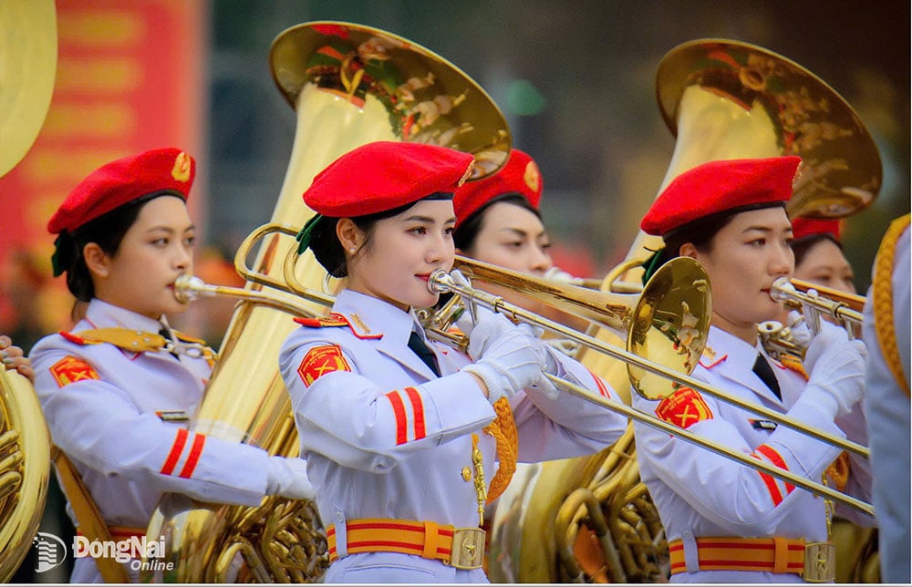 Lan tỏa hào khí 30-4 qua ảnh