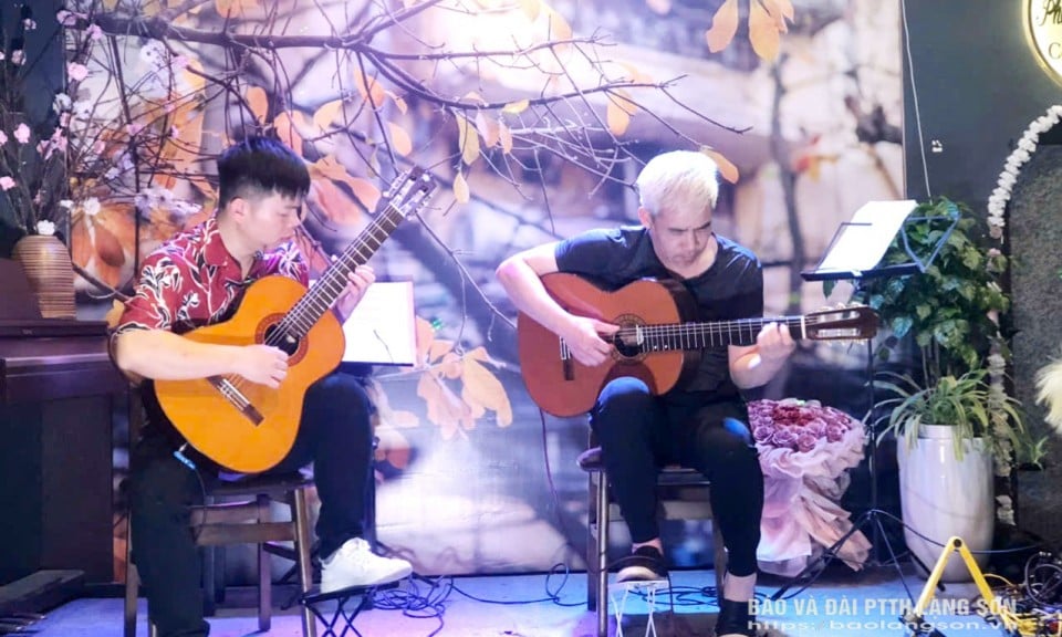 Giao lưu Câu lạc bộ Guitar thành phố Lạng Sơn và Câu lạc bộ Guitar tỉnh Bắc Ninh - Báo và Đài Phát thanh Truyền hình Lạng Sơn