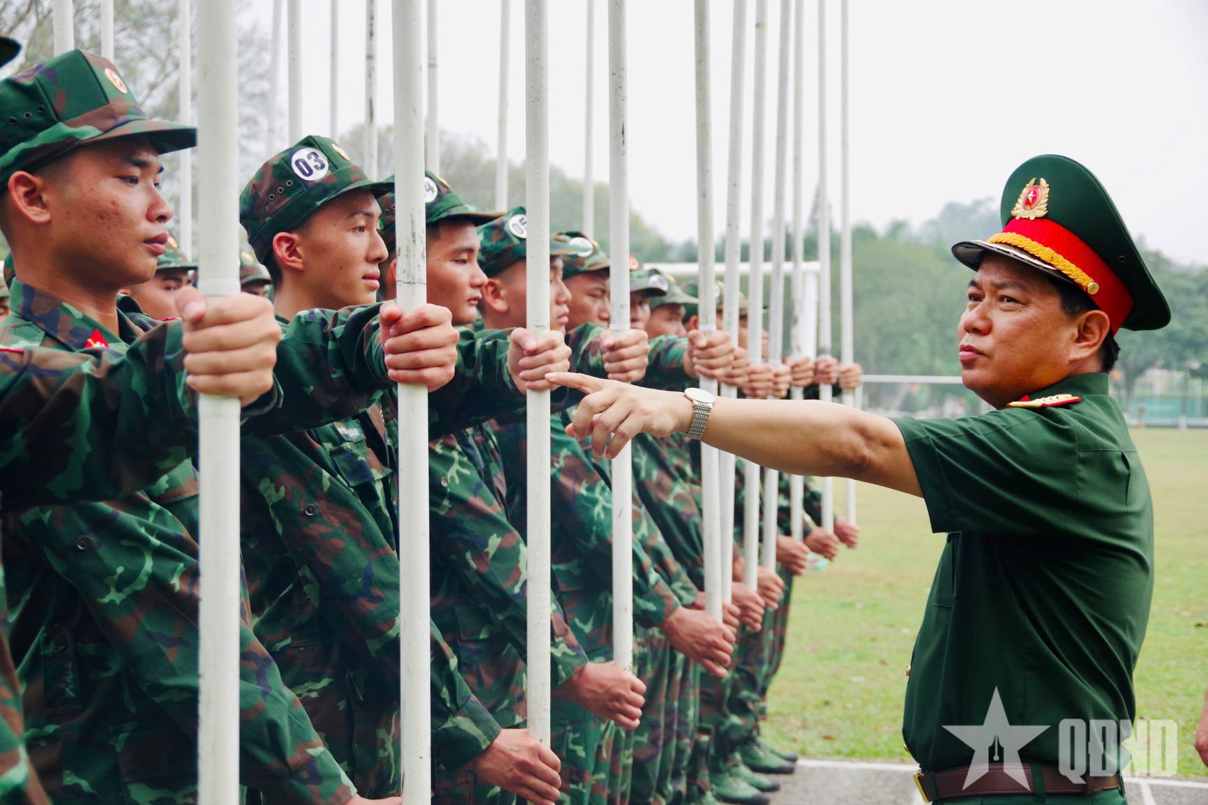 Tiếp nối truyền thống, xây dựng đơn vị vững mạnh toàn diện