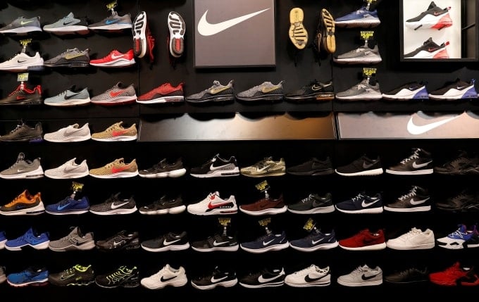 Giày Nike trong một cửa hàng ở New York (Mỹ). Ảnh: Reuters