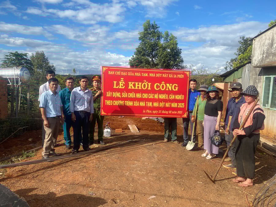 xa-ia-phin-huyen-chu-prong-khoi-cong-xay-dung-nha-o-cho-ho-ngheo-theo-chuong-trinh-xoa-nha-tam-nha-dot-nat-nam-2025-anh-thanh-nhat.jpg