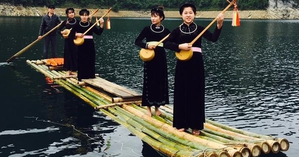 Las mujeres Tay del distrito de Lam Binh practican turismo comunitario.