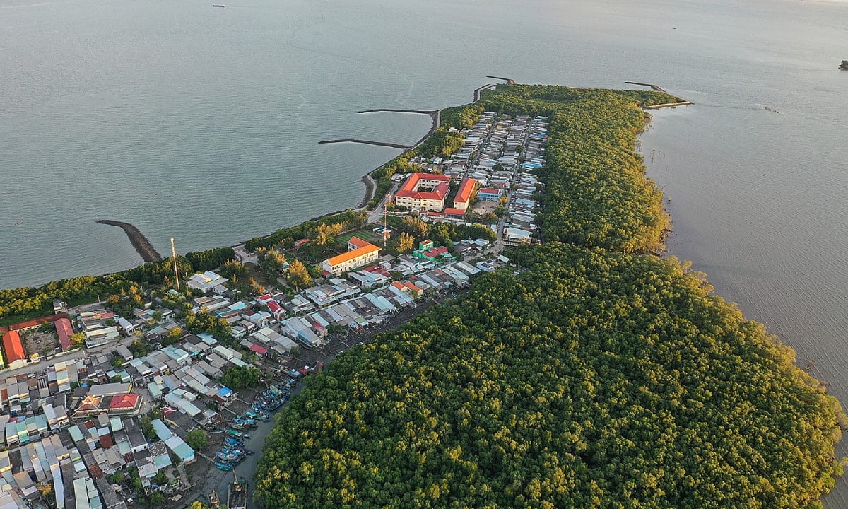 Gần hai phần ba địa phương giáp biển sau sáp nhập