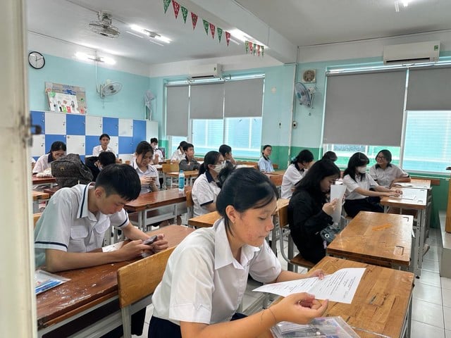 Tuyển sinh lớp 10: Điều kiện đăng ký nguyện vọng lớp 10 tiếng Anh tích hợp - Ảnh 2.