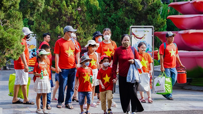 Thành phố Hồ Chí Minh “bùng nổ” tour du lịch nội thành