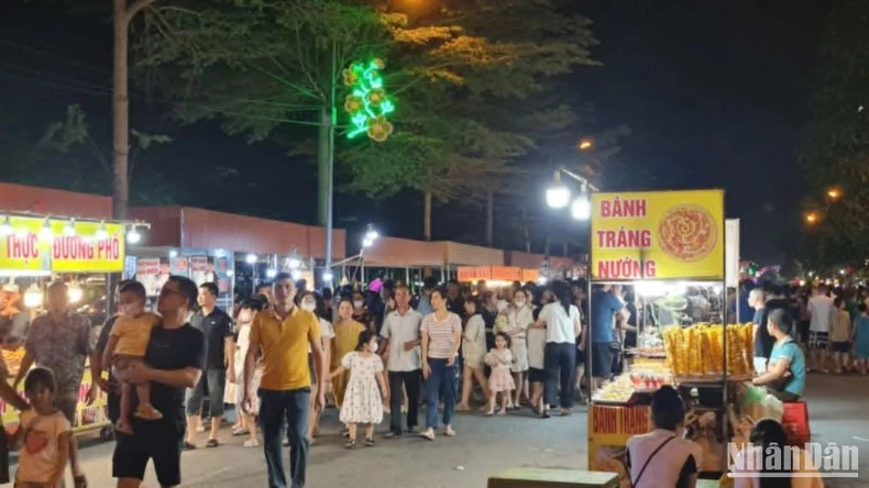Hàng chục nghìn người háo hức trải nghiệm phố đi bộ đầu tiên ở tỉnh Thái Bình ảnh 5