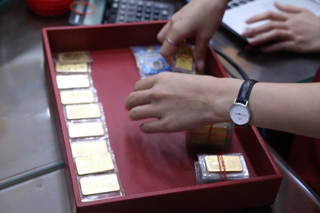 Giá vàng hôm nay 3.5.2025: - Ảnh 1.