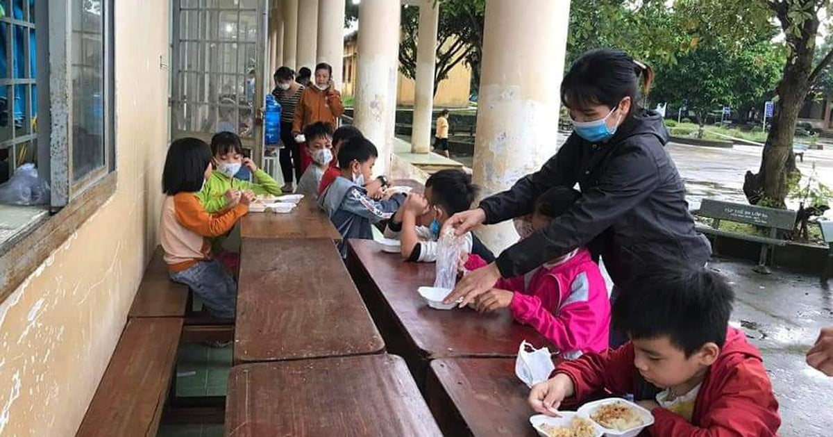 Handling responsibility for wrongly spending 125 billion VND in allowances, teachers worry about where to get money to pay