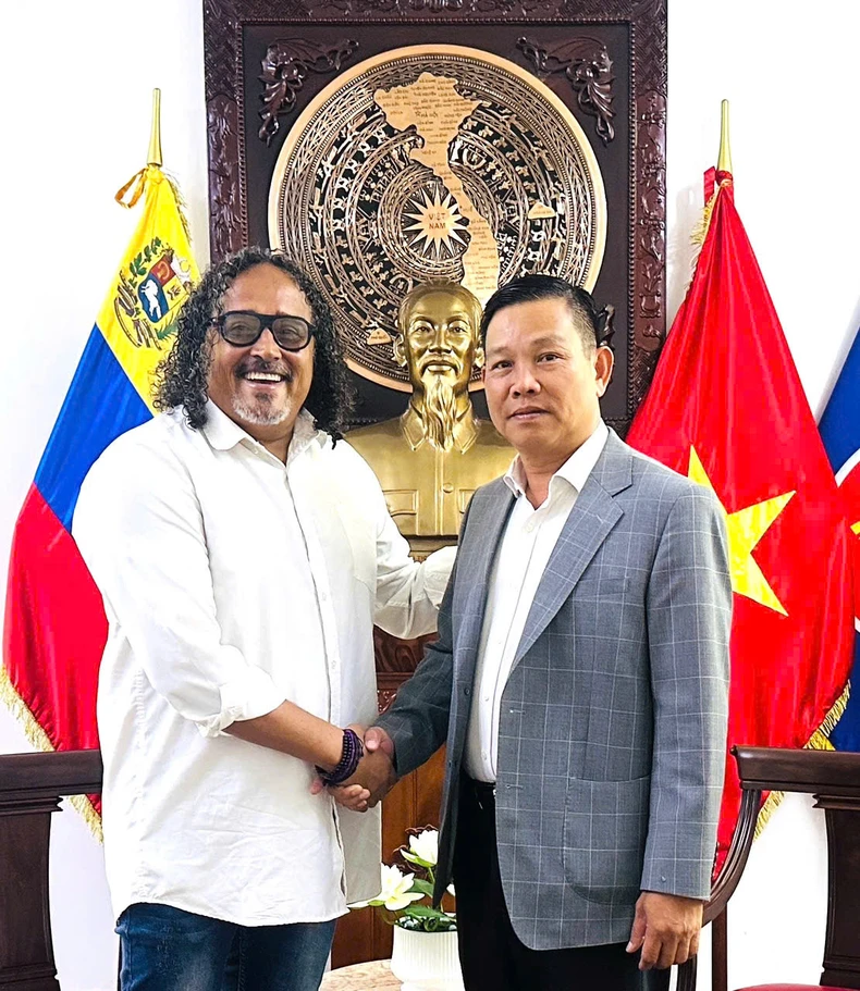 Nghệ sĩ Venezuela sẽ biểu diễn các ca khúc ca ngợi Chủ tịch Hồ Chí Minh nhân kỷ niệm 135 năm ngày sinh của Người ảnh 1