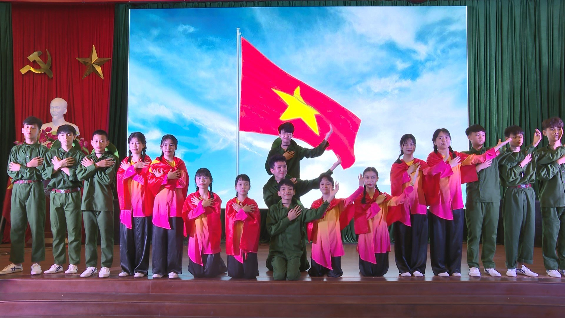 Hội thi tiếng hát người khuyết tật khu vực miền Trung và Tây Nguyên
