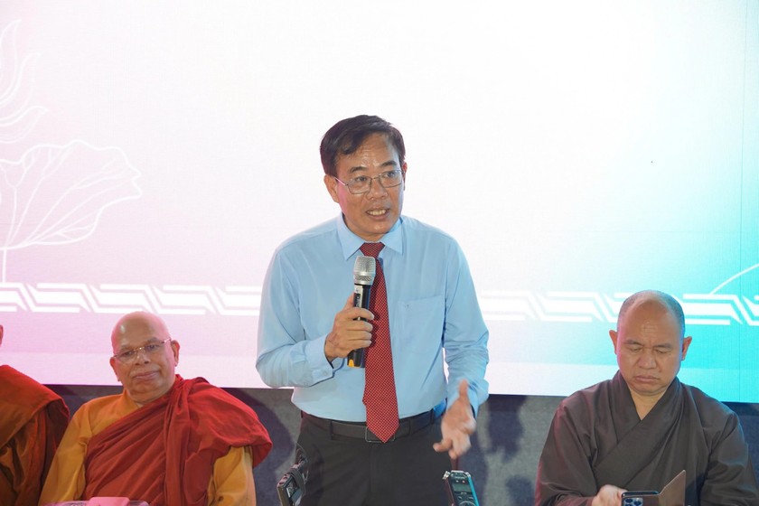 Ông Nguyễn Duy Tân, Giám đốc Sở Dân tộc - Tôn giáo TP.HCM phát biểu tại họp báo (Ảnh: Thanh niên)