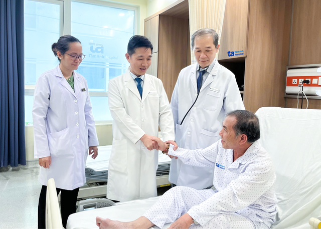 TP HCM có “Siêu Robot” bốn cánh tay giúp bác sĩ mổ hơn 120 loại bệnh nguy hiểm- Ảnh 3.