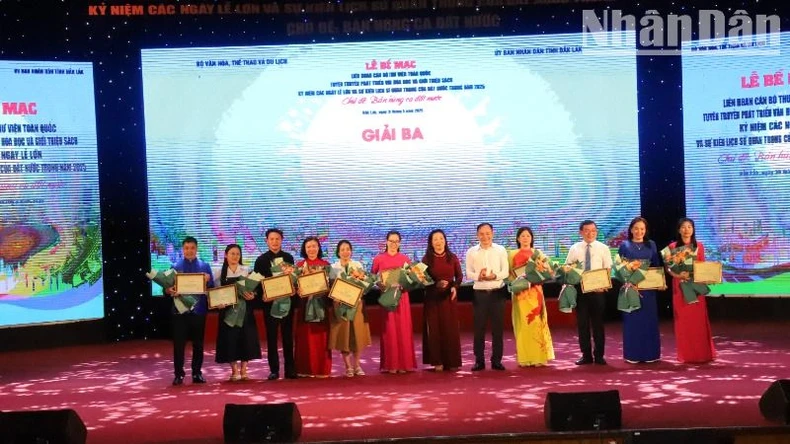 Bế mạc Liên hoan Cán bộ thư viện toàn quốc tuyên truyền phát triển văn hóa đọc và giới thiệu sách ảnh 4