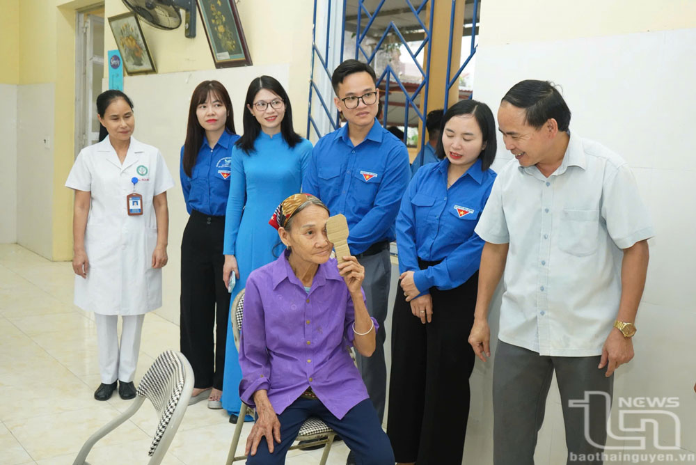Hướng về cộng đồng, quan tâm chăm sóc gia đình chính sách, người dân vùng khó khăn... là những hoạt động chủ đạo trong các hoạt động thanh niên tình nguyện.