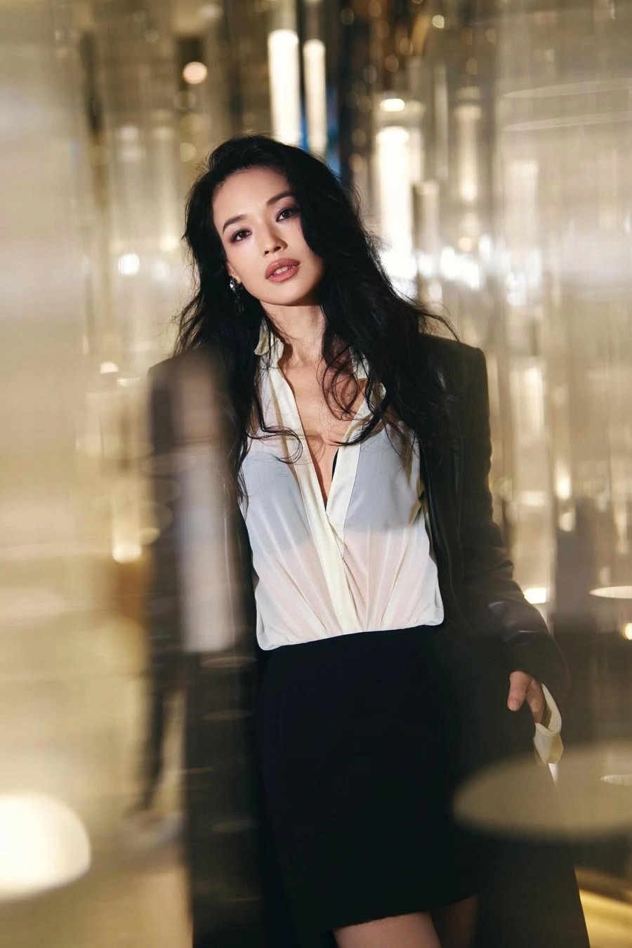 Thư Kỳ như bị thời gian bỏ quên, vẫn là biểu tượng nhan sắc ở tuổi 49 - 6