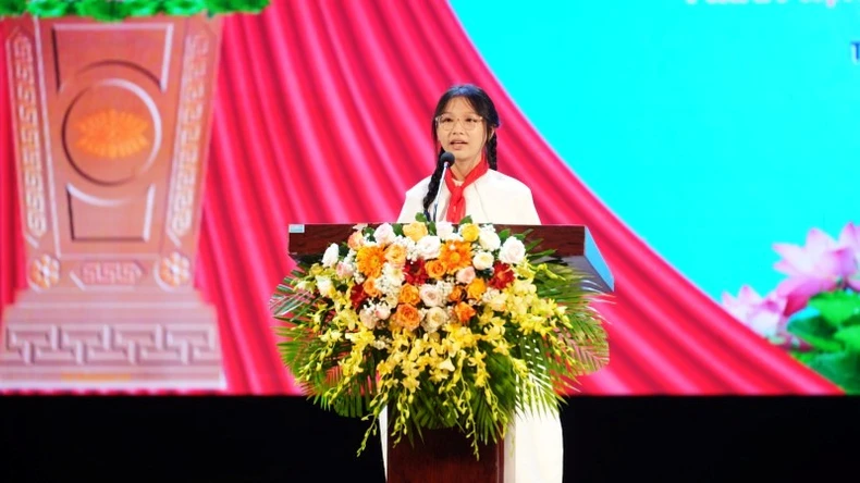Le vice-Premier ministre Tran Hong Ha assiste à la cérémonie de lancement du Mois d'action pour les enfants 2024 photo 8