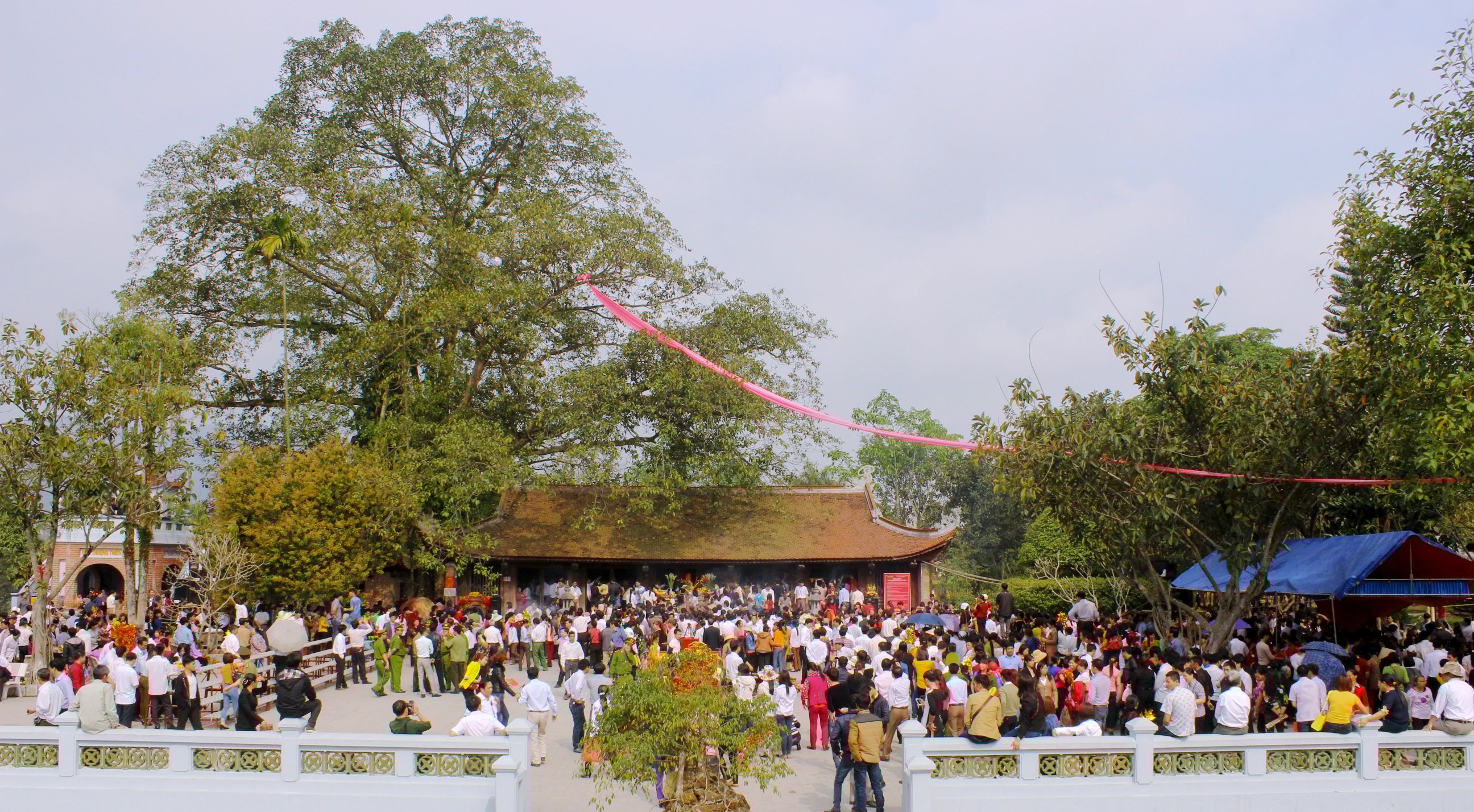 Để du lịch vươn mình trên “đất Mẫu”
