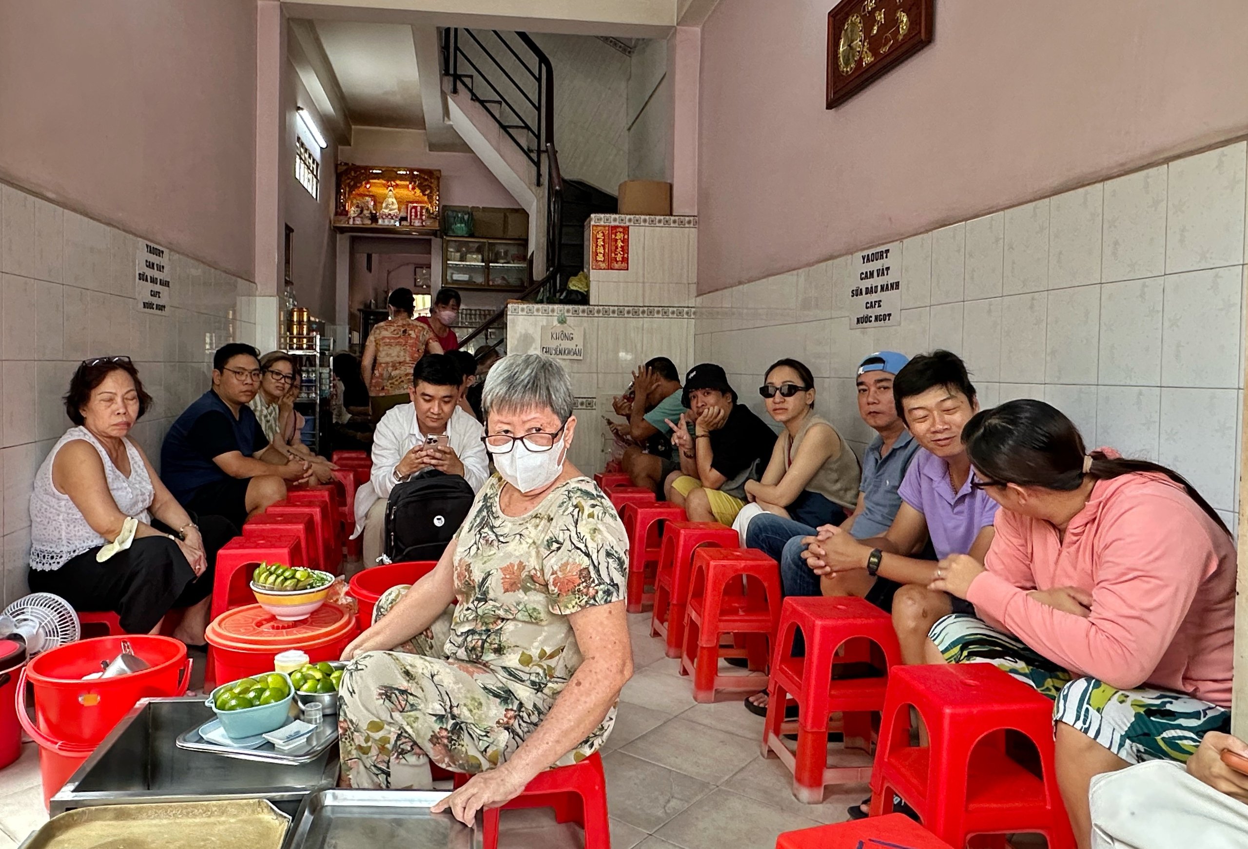 Bánh canh '1 giờ' từ nay nghỉ bán: TP.HCM còn quán bánh canh nào ngon nức tiếng? - Ảnh 1.