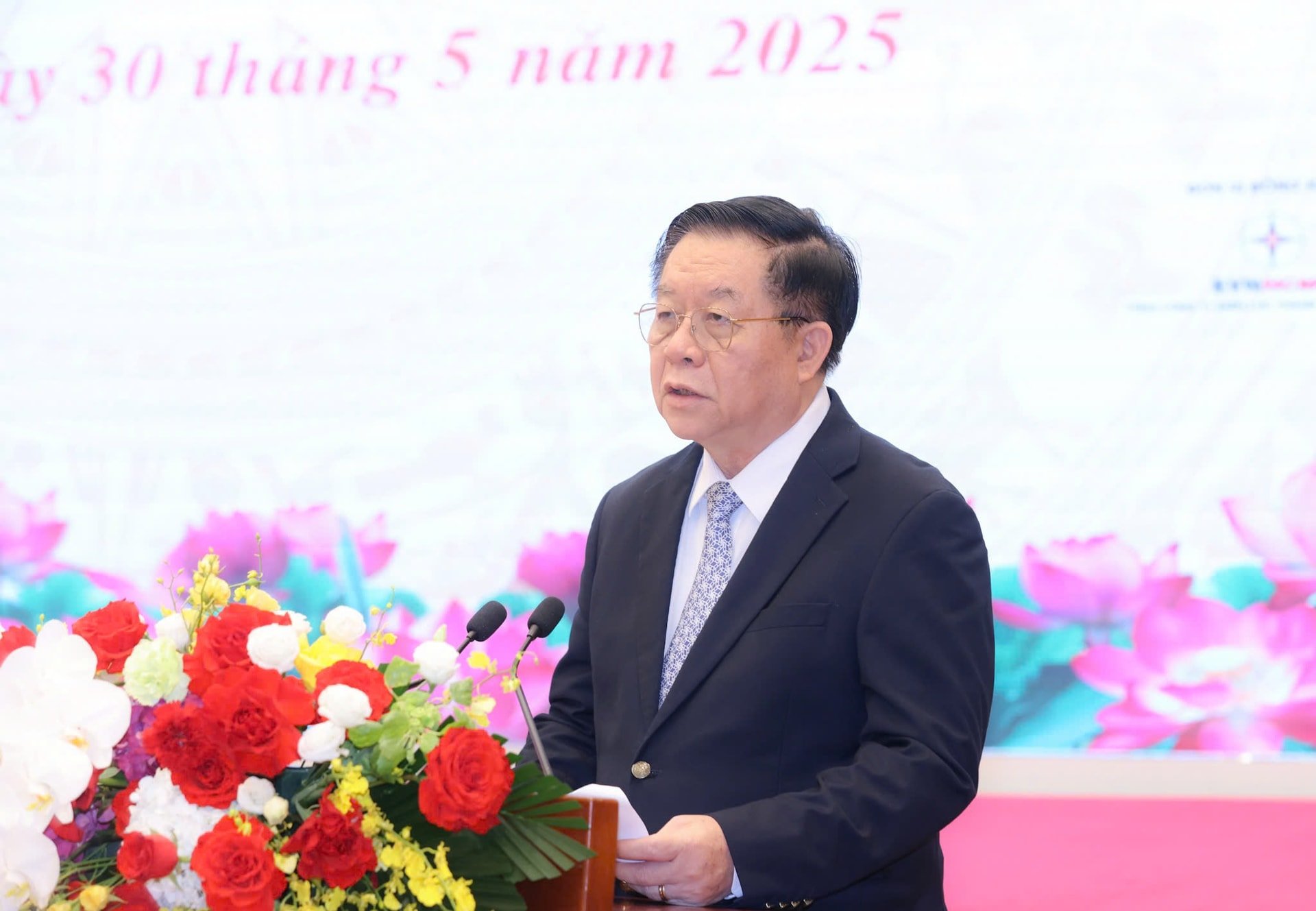 nguyen-trong-nghia-pb-100-nam.jpg