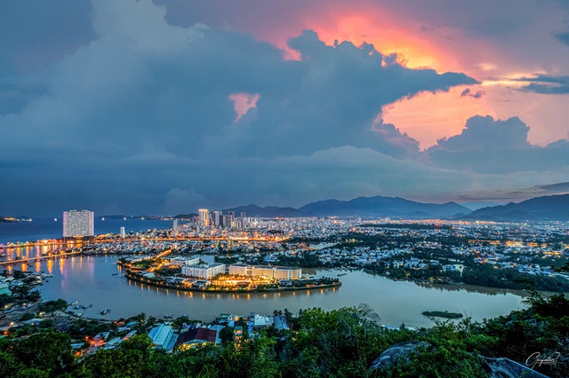 Gin Patin và những góc ảnh nghệ thuật về thành phố biển Nha Trang - Ảnh 2.