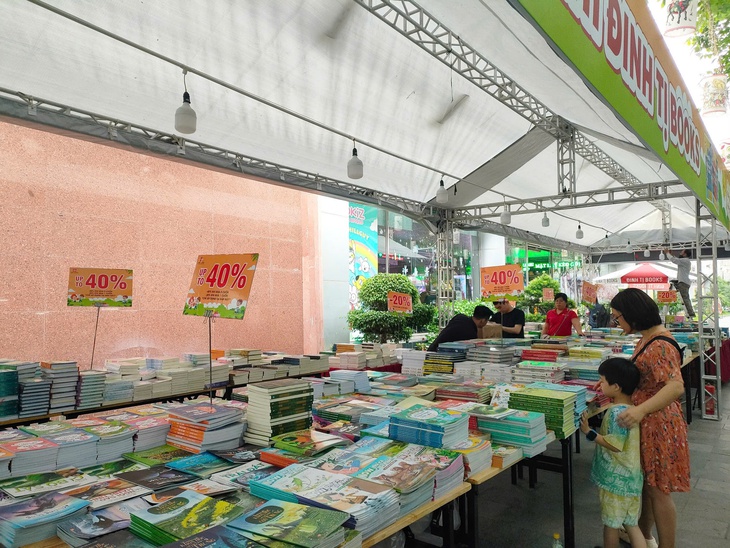 Rộn rã hoạt động, tựa sách cho trẻ đón hè - Ảnh 4.