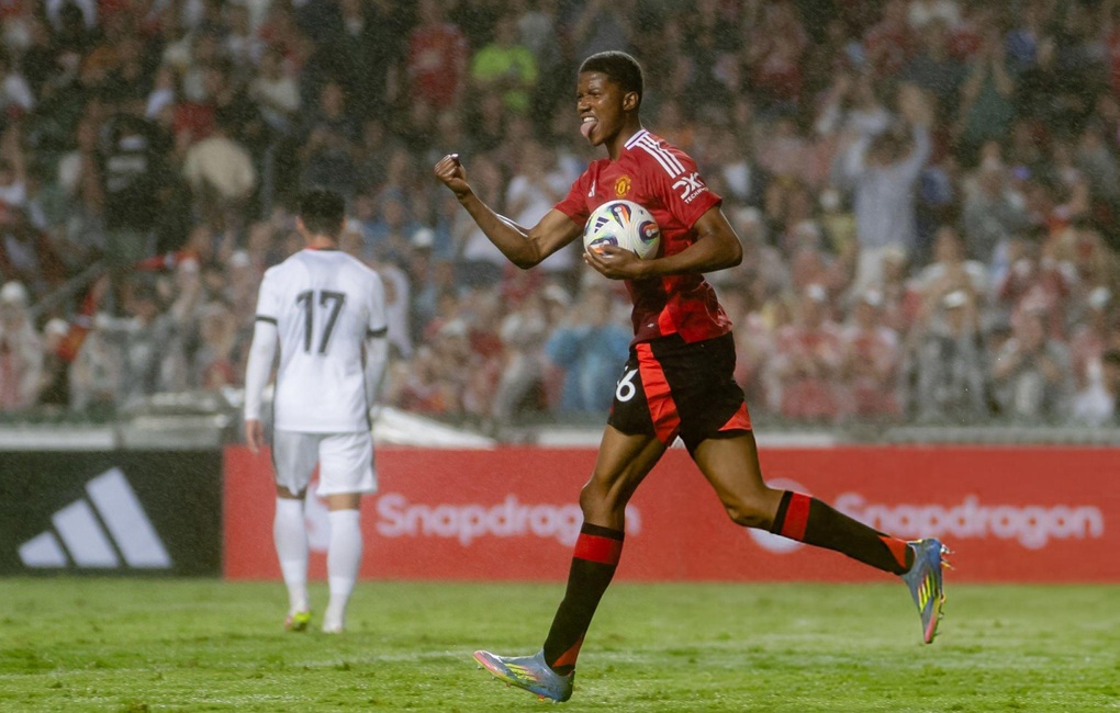 Cầu thủ 17 tuổi giúp Man Utd ngược dòng hạ Hong Kong - 2