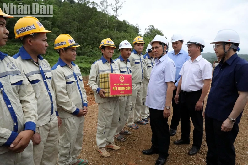 Quyết tâm tháo gỡ vướng mắc, tăng tốc triển khai 4 dự án cao tốc phía bắc ảnh 3